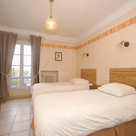 Hotel Logis Grand Bain 2*